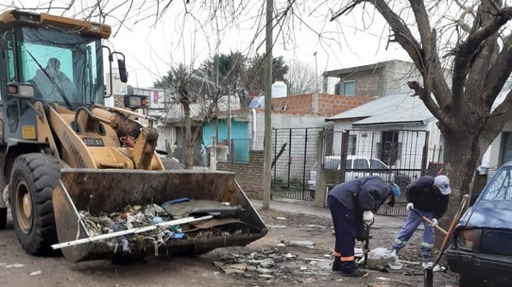 Tareas de emergencia en F. Varela