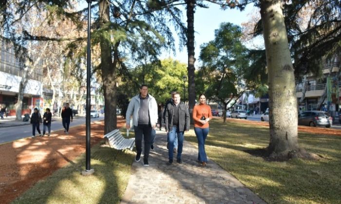 F. Varela: Andrés Watson inauguró otro tramo en el renovado boulevard de Av. San Martín 