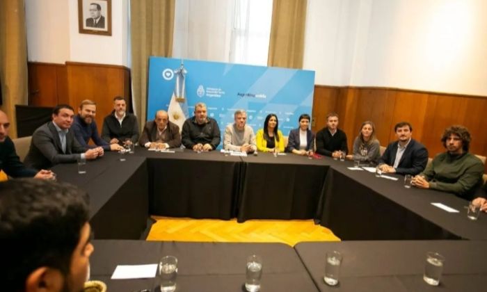 Florencio Varela: Andrés Watson junto al ministro Juan Zabaleta