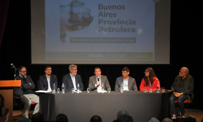 F. Varela: Watson analizó políticas públicas en la presentación de los proyectos de Provincia Petrolera