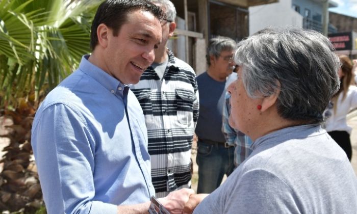 F. Varela: Andrés Watson verificó obra de reconstrucción vial en Zeballos Centro