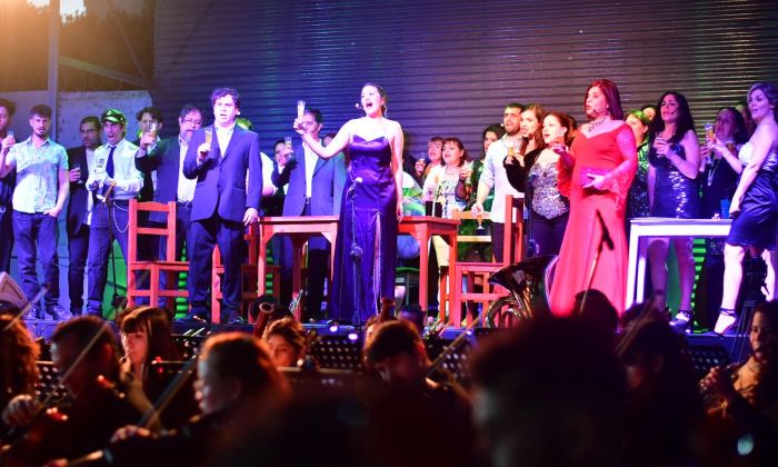 F. Varela: La Traviata: noche de gala en la Casa de la Cultura