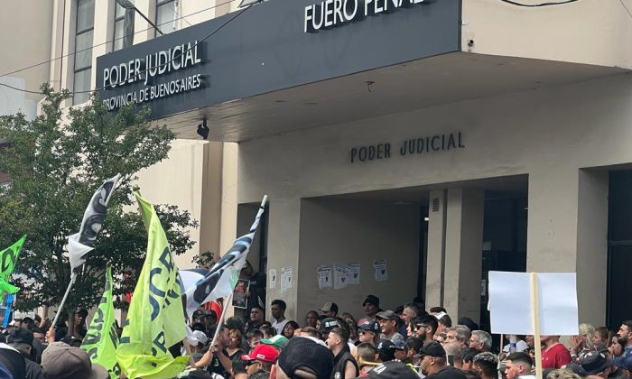 UOCRA: Manifestación en apoyo a Juan lagarto Olmedo frente a los tribunales de Quilmes