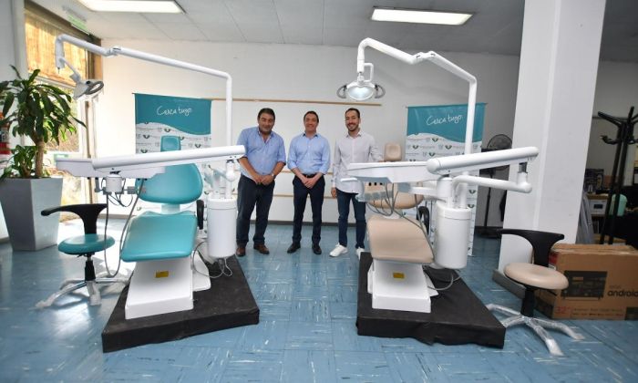 Municipio junto a Nación entregó sillones odontológicos y recursos para Centros de Salud varelenses