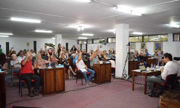 Florencio Varela: durante la asamblea de concejales y mayores contribuyentes fue aprobado un aumento de tasas municipales de un 60% y 65%