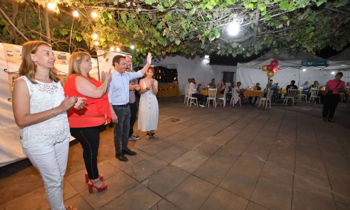 Florencio Varela: Cena navideña en el Hogar de Ancianos Municipal “Dr. Sallarés”