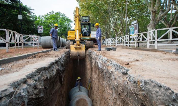 Florencio Varela - Obra hidráulica en Av. San Martín