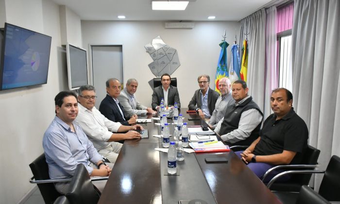 Florencio Varela - Andrés Watson junto a Jorge Ferraresi y autoridades de EDESUR