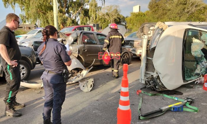 Florencio Varela: Violento choque en cadena, cuatro autos involucrados