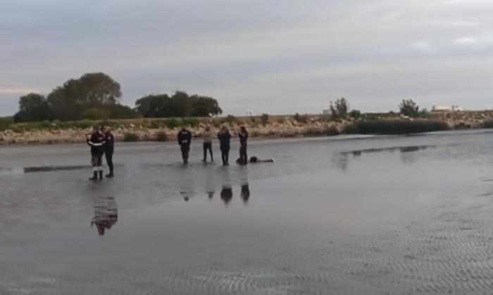 Encontraron el cadáver de un hombre maniatado en la costanera de Quilmes