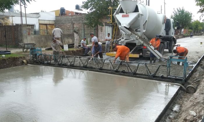 Florencio Varela - Avanzó la canalización de ramales del arroyo Jiménez en distintos barrios varelenses