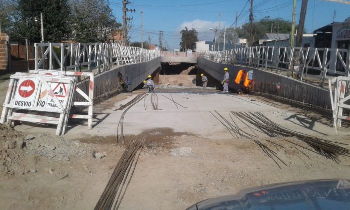 Progresan las obras de pavimentación en barrios varelenses