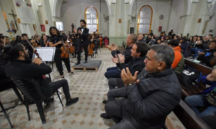 Florencio Varela – Presentación de la Orquesta Sinfónica Municipal en La Parroquia San Juan Bautista