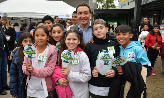 Andrés Watson tomó juramento ambiental a estudiantes varelenses