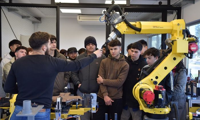 F. Varela – Estudiantes de la ET Nº2 visitaron el Parque Industrial y Tecnológico