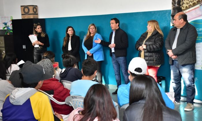 F. Varela - Jóvenes del programa “Envión” participaron de un taller radial