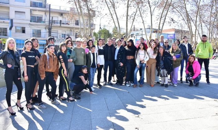 Preparativos para el primer desfile de moda sustentable en Florencio Varela