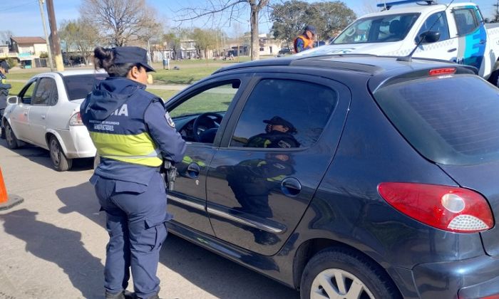 F. Varela - Dispositivos de control vehicular para prevenir el delito