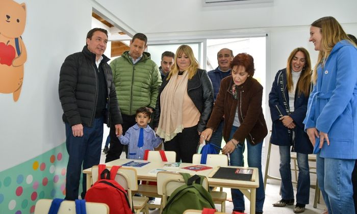 F. Varela - Andrés Watson inauguró un Centro de Desarrollo Infantil en Ingeniero Allan