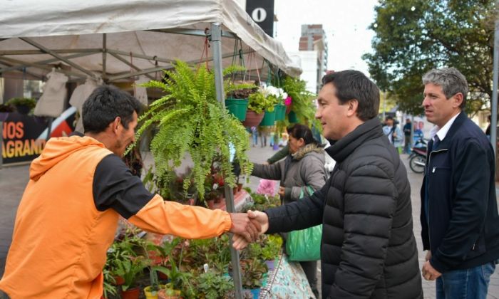 F. Varela – El municipio desplegó una nueva jornada de promoción florícola