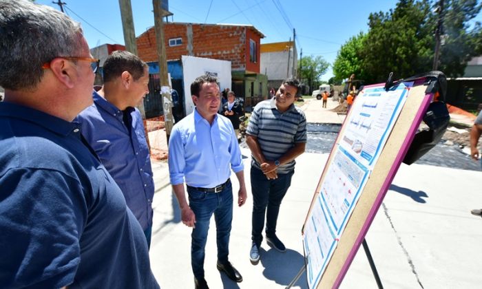 F. Varela - Andrés Watson supervisó la reconstrucción de pavimento en Mayol