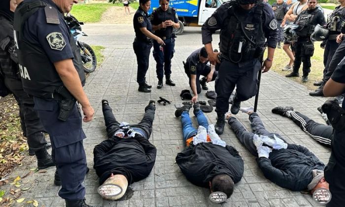 La Plata: Violentos delincuentes, tras cometer entradera, enfrentaron a la policía. Fueron detenidos