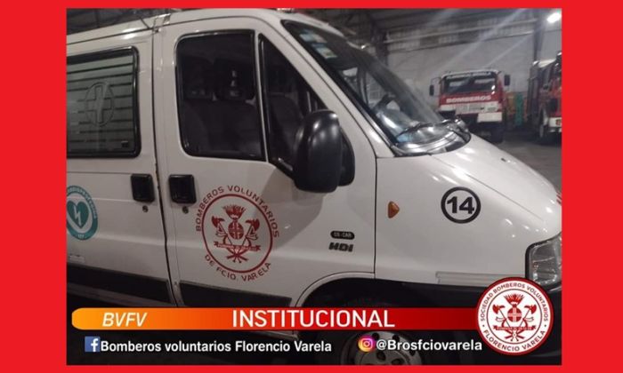 F. Varela – ¡Con los bomberos, NO! Robaron equipo de comunicación de la ambulancia del Cuartel central