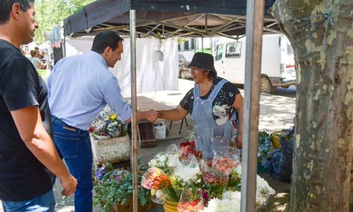 Florencio Varela – Mercado Activo en la Plaza San Juan Bautista