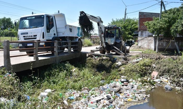 F. Varela - Saneamiento hidráulico, higiene urbana y tareas de limpieza en los arroyos