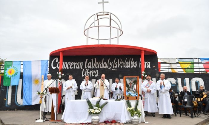 Florencio Varela – Misa en honor al Señor de los Milagros de Mailín