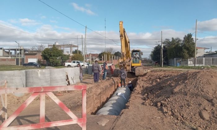 Florencio Varela - Comenzó el plan de pavimentación en Villa Argentina