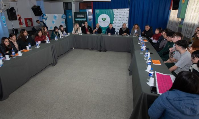 Estudiantes varelenses protagonistas de un debate sobre actualidad