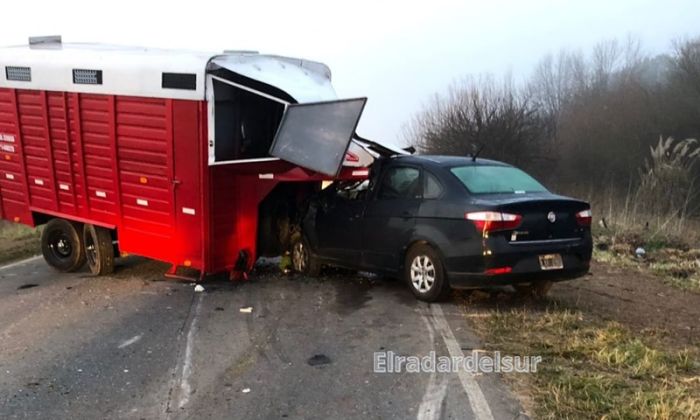 F. Varela - Trágico accidente en Ruta 53 y calle 1644, murió una mujer y hubo varios heridos