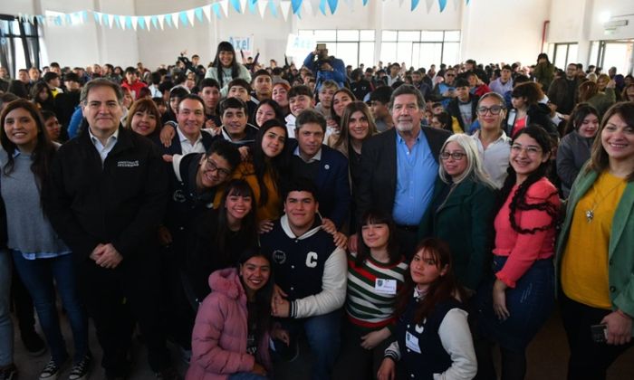 F. Varela - Watson y Kicillof presentaron el programa bonaerense “Escuelas Cuidadas”