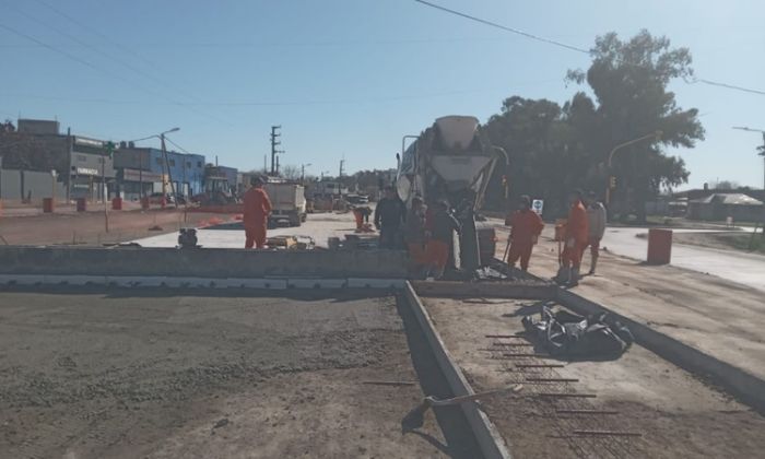 F. Varela - Obra en Ruta Provincial Nº53: hormigonado y tareas hidráulicas