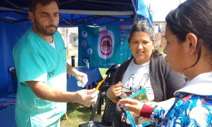 F. Varela - Jornada de promoción sobre salud bucal en Villa Hudson