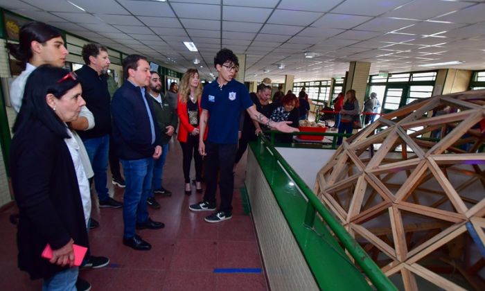 Florencio Varela – Exposición en la Escuela Técnica Nº1 de Bosques