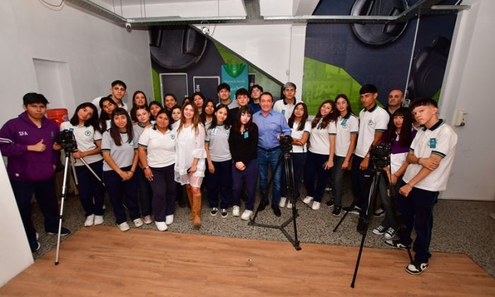 Estudiantes del Colegio San Francisco de Asís en “Varela TeVe”