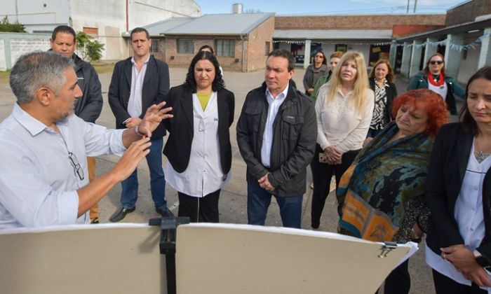 F. Varela - Andrés Watson monitoreó la obra edilicia en la Primaria 43