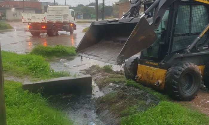 F. Varela - El Municipio despliega operativos por la persistente tormenta