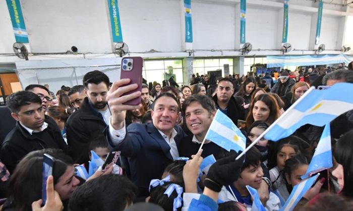 Estudiantes varelenses prometieron fidelidad a la bandera argentina