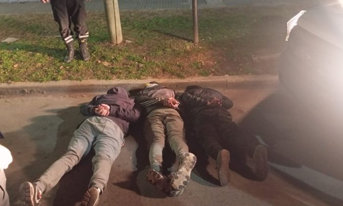 La Plata -  Robo, persecución y un operativo cerrojo concluyó con cuatro detenidos