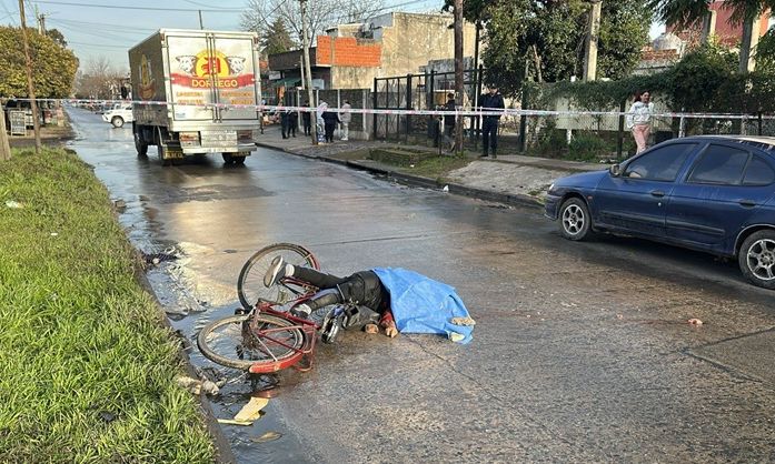 F. Varela- Accidente fatal, ciclista murió atropellada por un camión