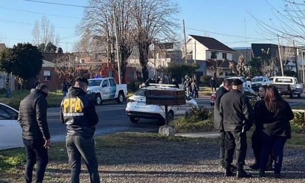 Quilmes - Un motochorro muerto y otro detenido, tras intento de robo a dos efectivos de la Federal