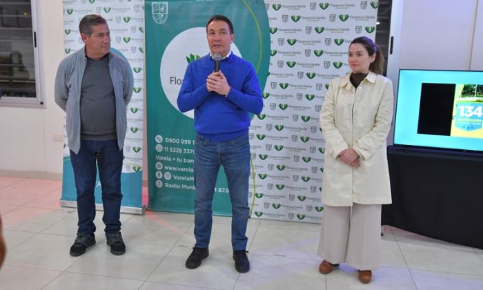 F. Varela - Andrés Watson entregó reconocimientos municipales a instituciones sociales