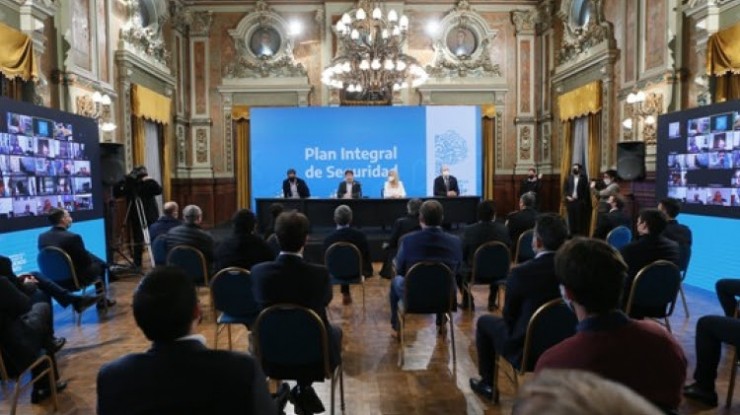 Watson en la presentación del Plan Integral de Seguridad