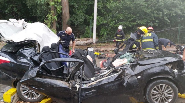 Impactante accidente, la víctima fue rescatado por Bomberos de la PF