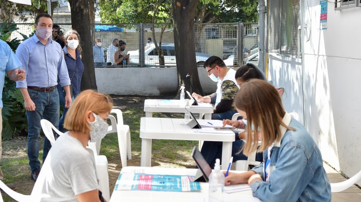 Watson recorrió el Centro de Salud San Eduardo