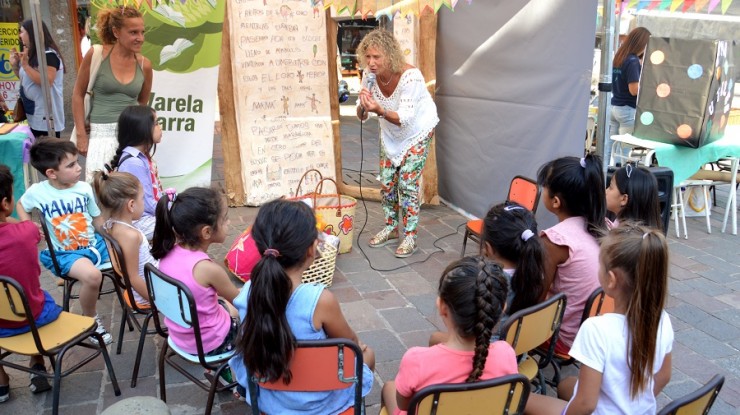 Jornada de Educación en la Peatonal Monteagudo