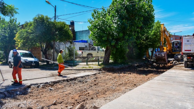 Inició la reconstrucción de pavimentos en el barrio La Sirena